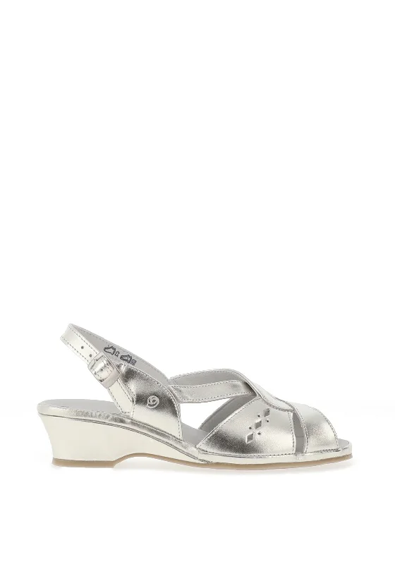 Suave Womens Capri Metallic Leather Multi Strap Sandals, Silver